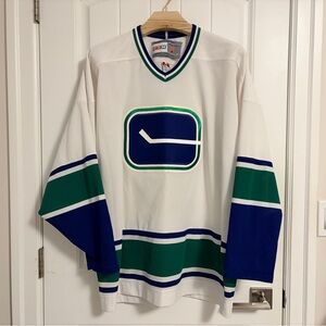 Authentic CCM Vancouver Canucks White Stick In Rink Jersey Size XL Extra Large
